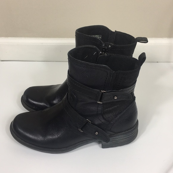 earth black boots